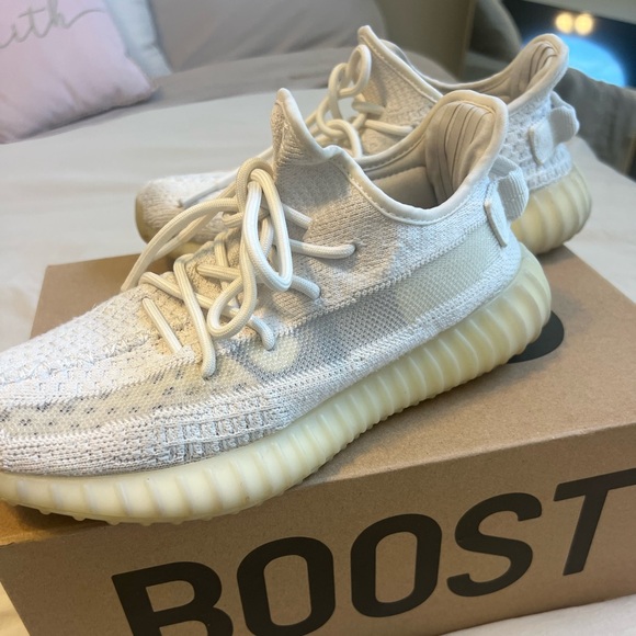 yeezys - Picture 3 of 3